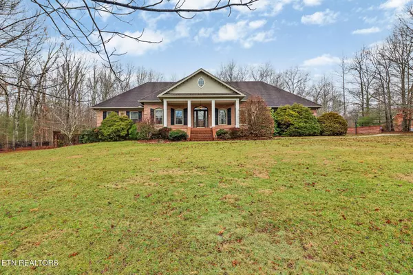 499 Laurel CIR, Crossville, TN 38555