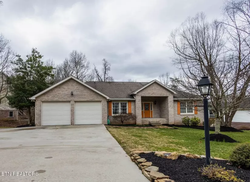 182 Country Walk DR, Powell, TN 37849