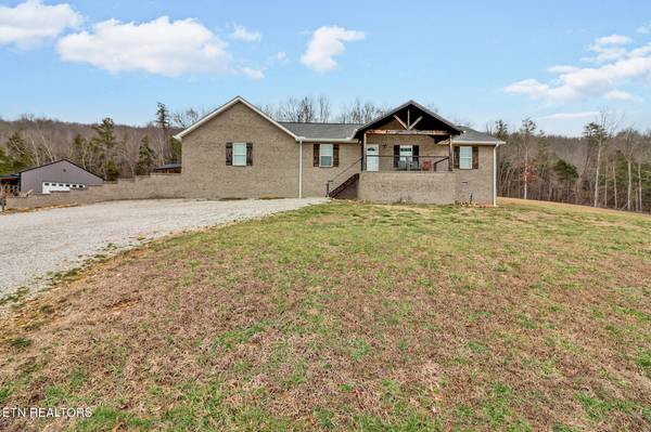 936 Tollie LN, Jamestown, TN 38556