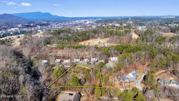 520 Golf Rd, Pigeon Forge, TN 37863