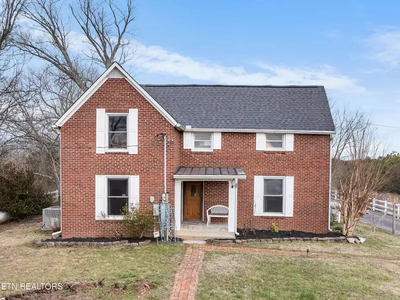 5826 Perry Rd, Knoxville, TN 37914