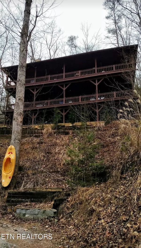 3837 Trail Hollow Rd, Cosby, TN 37722