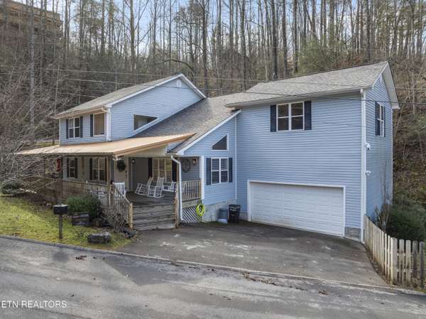 527 Hawks Tr, Gatlinburg, TN 37738