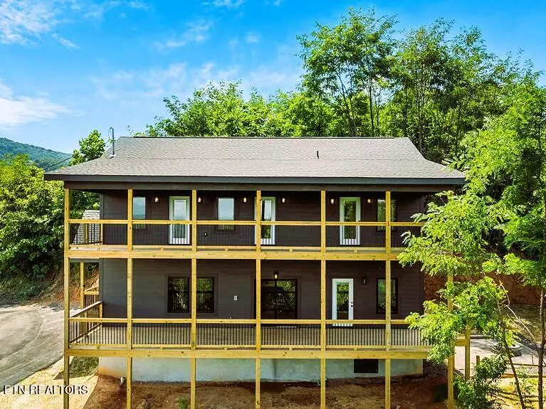 Gatlinburg, TN 37738,1131 Longview CT