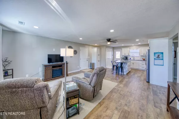 Luttrell, TN 37779,895 Ridgecrest Rd