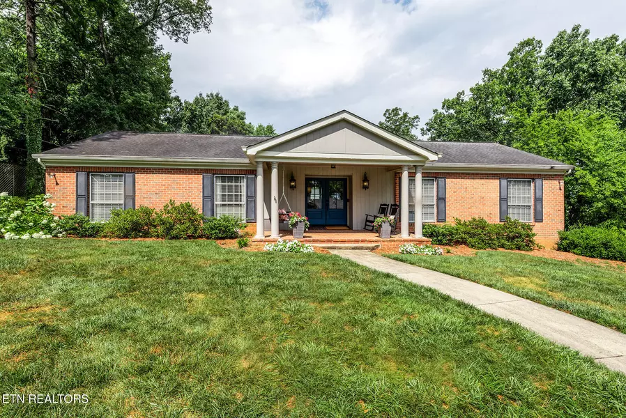 311 Forest Oak DR, Knoxville, TN 37919