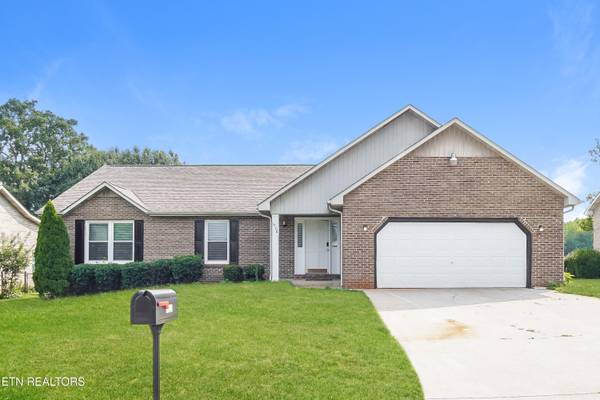 1528 Cavalier DR, Maryville, TN 37803