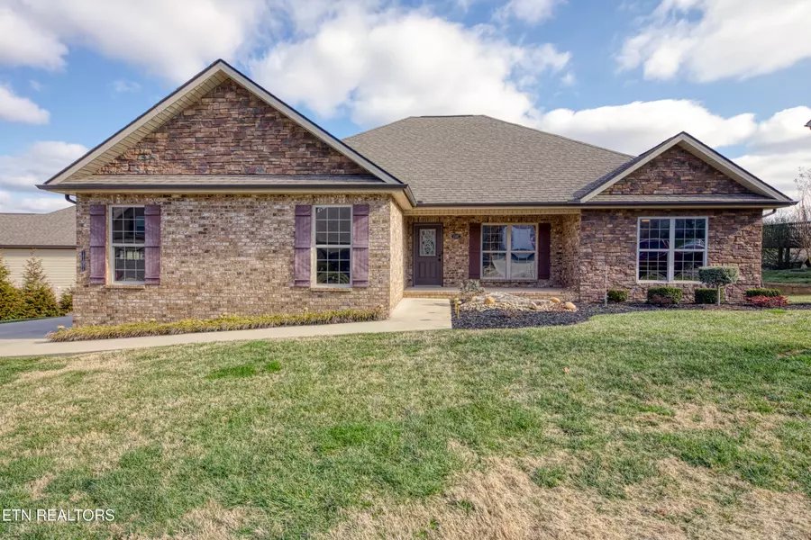 1197 Conner LN, Lenoir City, TN 37772