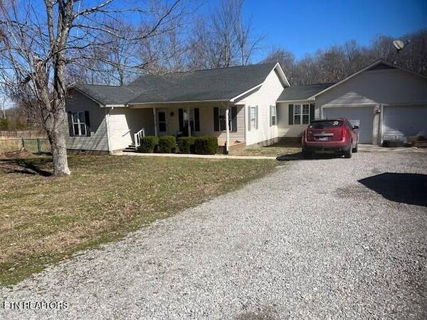 892 Norris Rd, Clarkrange, TN 38553