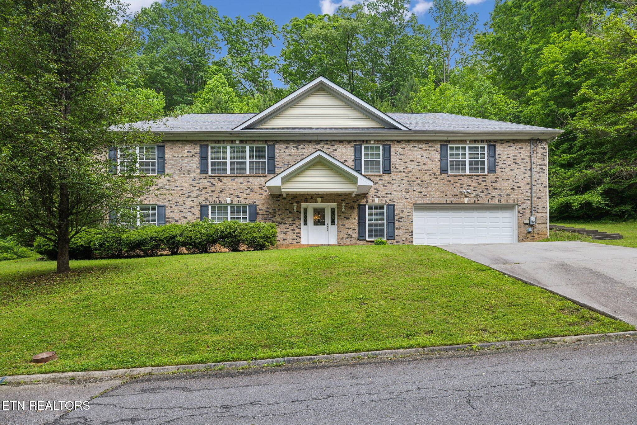150 Glassboro DR, Oak Ridge, TN 37830