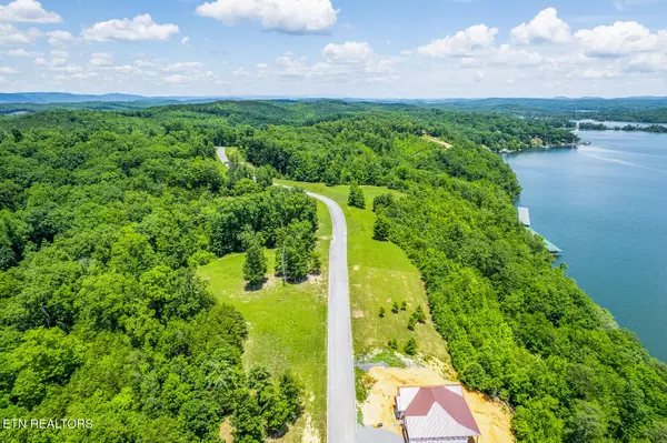 312 River Run Tr, Spring City, TN 37381