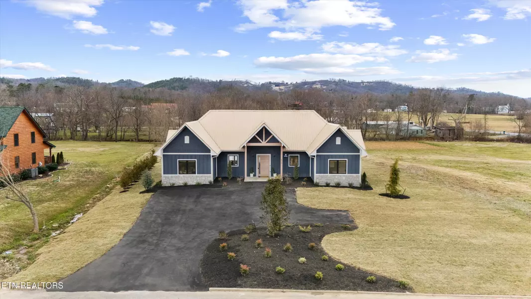 3310 Cove Meadows Dr DR, Sevierville, TN 37862