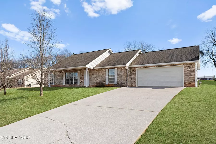 203 Rolling Ridge LN, Vonore, TN 37885