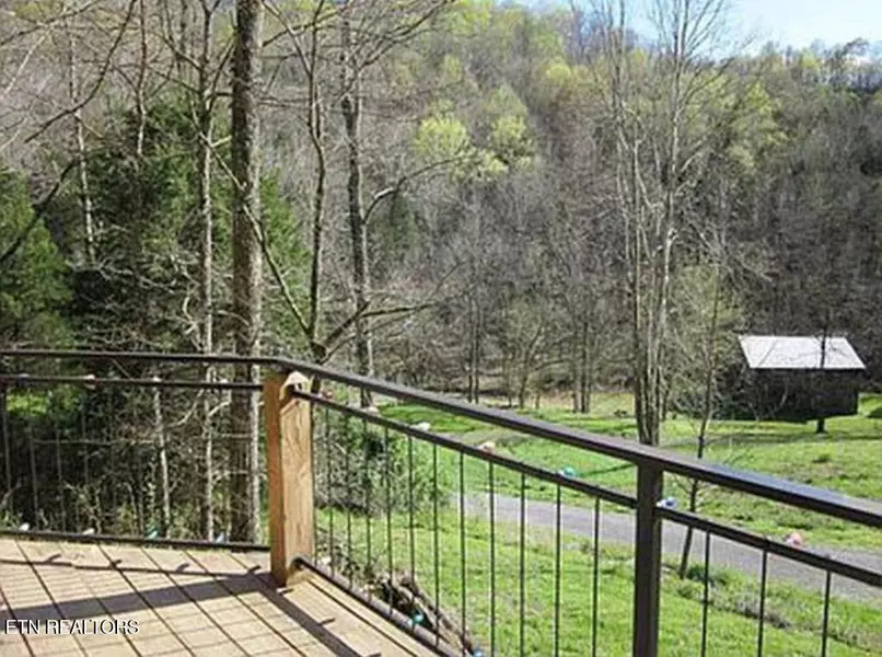 360 Spurlock Hollow LN, Gainesboro, TN 38562