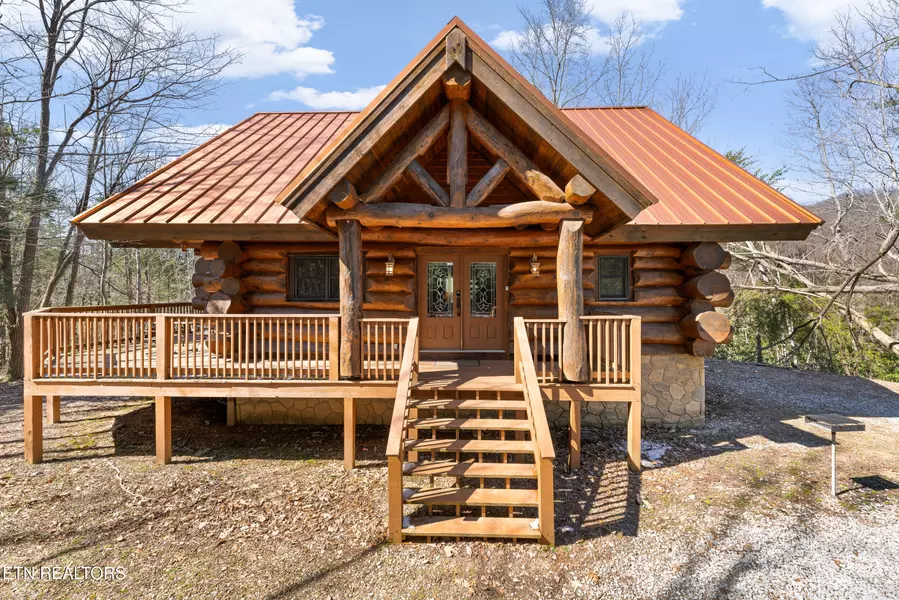 438 Coyote Rd, Gatlinburg, TN 37738