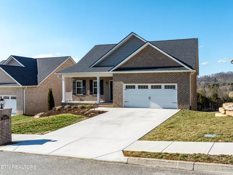 581 Timberline DR, Lenoir City, TN 37772