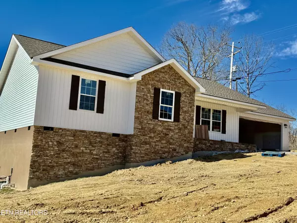 Tazewell, TN 37879,105 JACK St