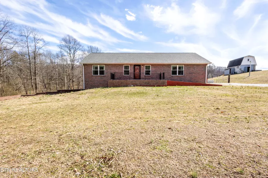 1208 Dutch Valley Rd, Clinton, TN 37716