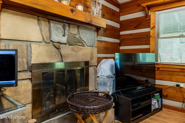 Townsend, TN 37882,125 White Oak LN