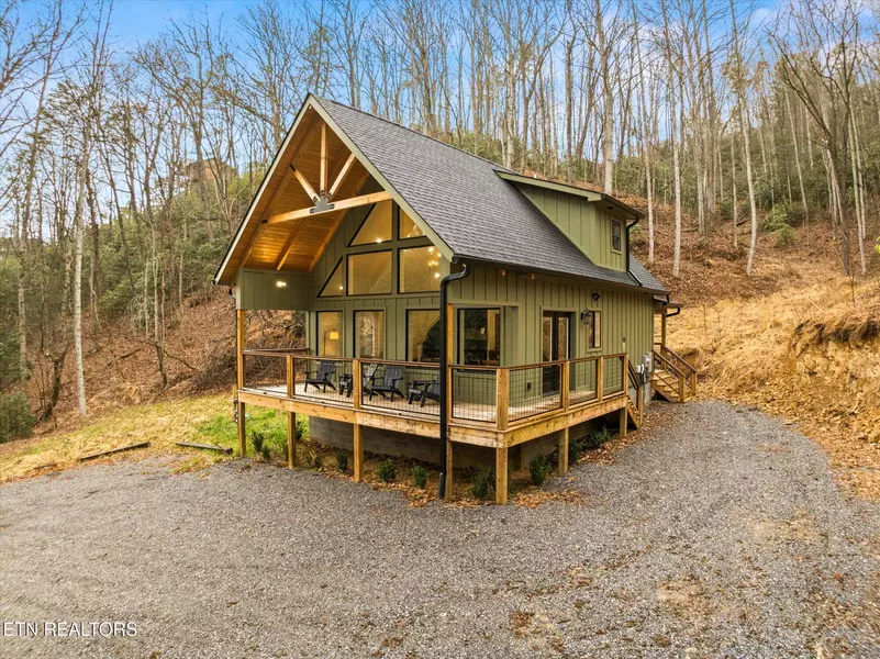 811 Cartertown Rd, Gatlinburg, TN 37738