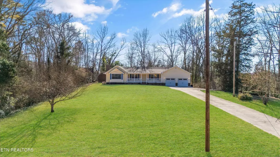 917 Eagle Bend Rd, Clinton, TN 37716