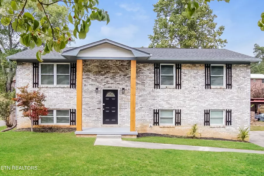 2823 Ithaca DR, Knoxville, TN 37918