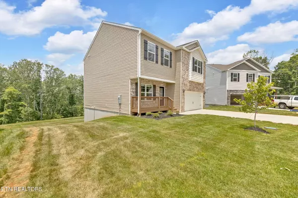 Knoxville, TN 37932,943 Utopia Lane