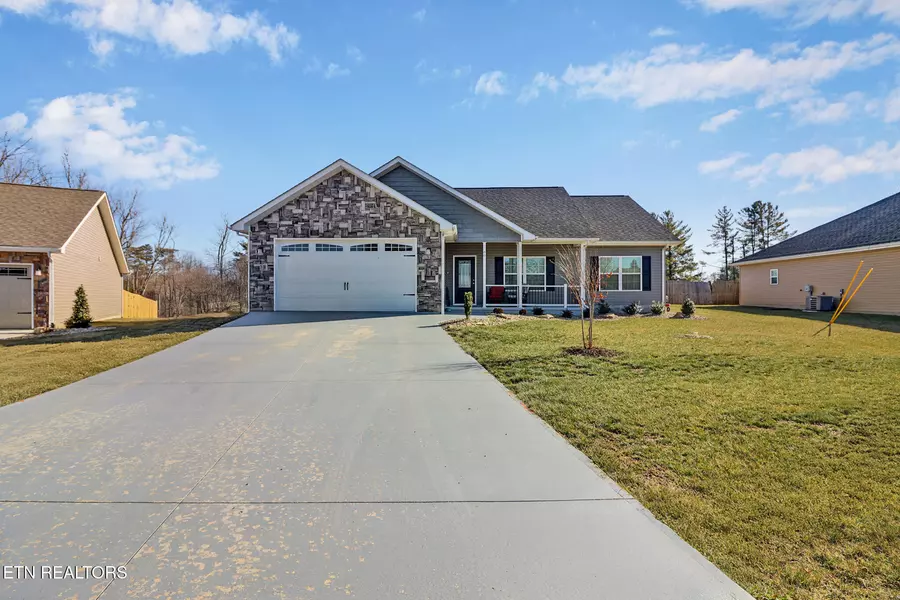 80 Sky View Meadow DR, Crossville, TN 38555