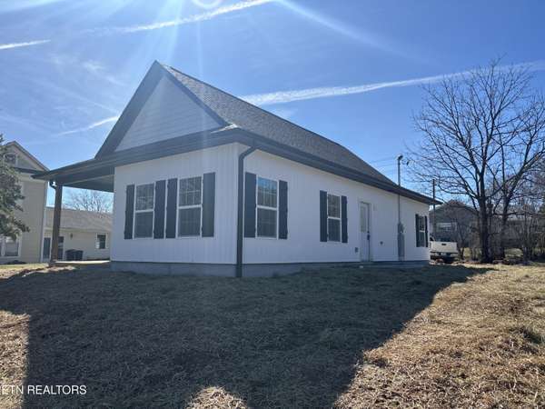 1229 Main St, Sweetwater, TN 37874