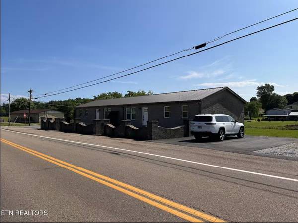 1065 Valley Home Rd, Dandridge, TN 37725