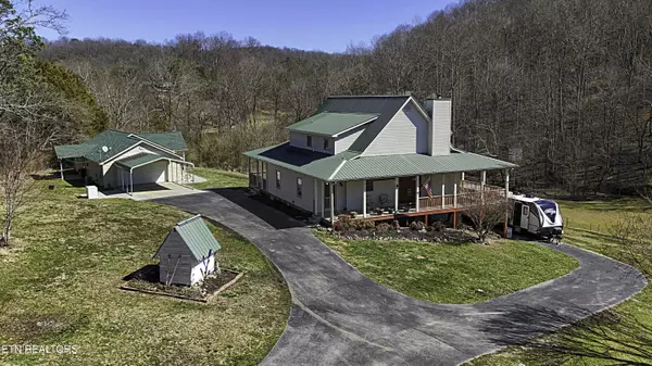 1140 Tater Valley Rd, Washburn, TN 37888