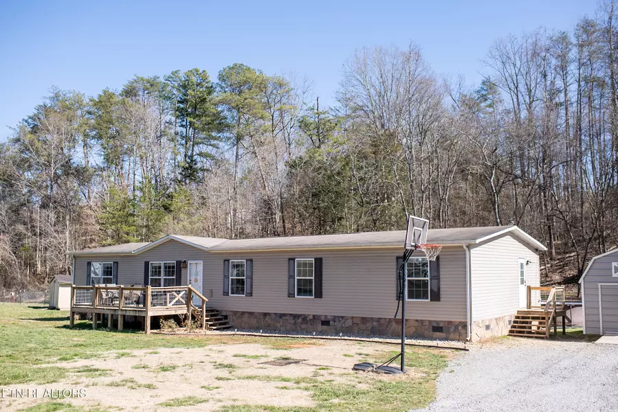 135 Baker Farm Rd, Tellico Plains, TN 37385