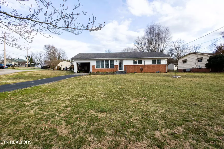 325 Hale Ave, Morristown, TN 37813