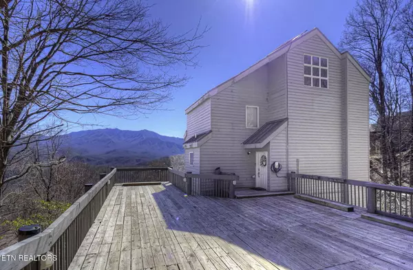 2120 Luzerne DR, Gatlinburg, TN 37738