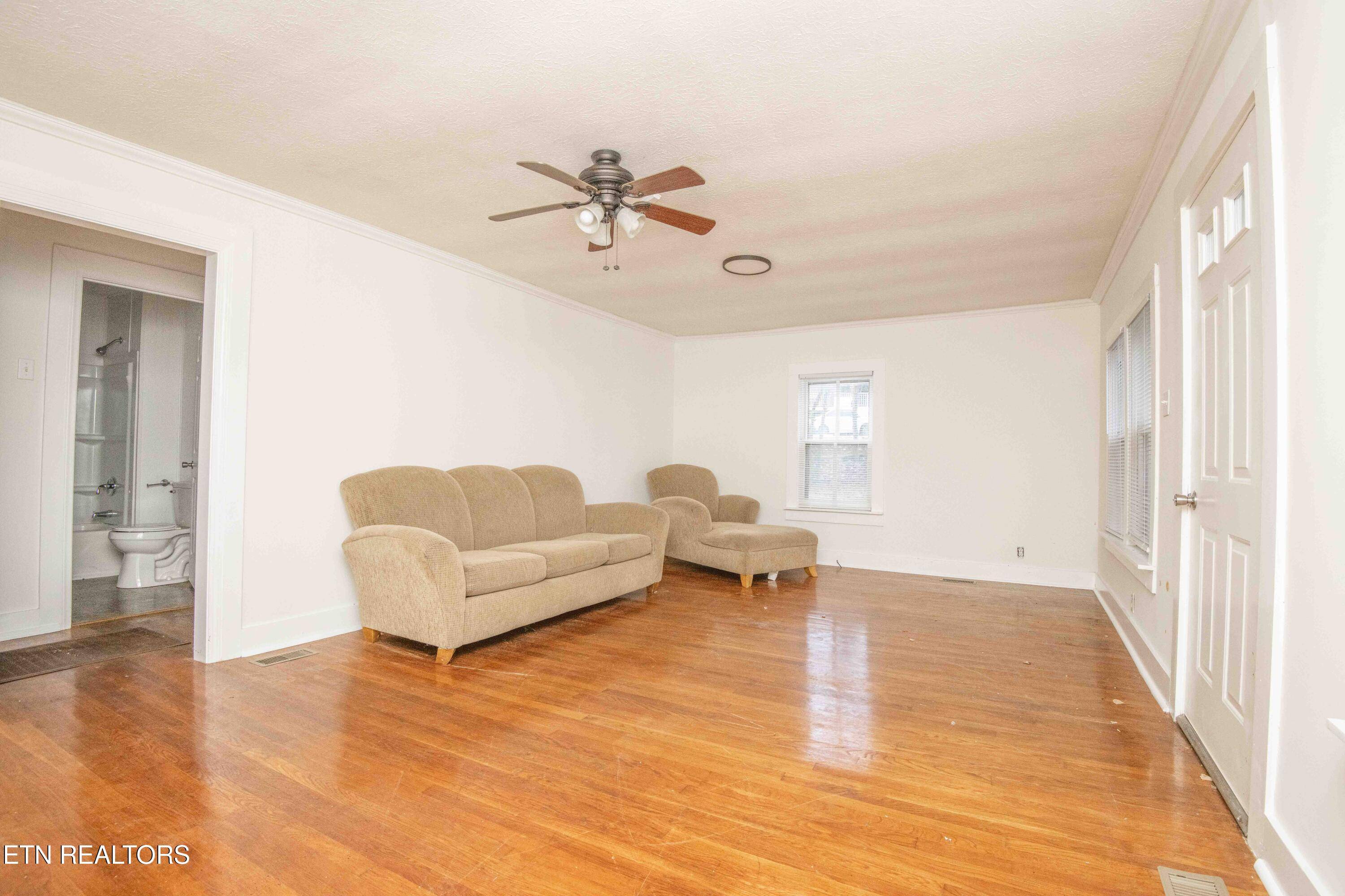 Kingston, TN 37763,942 Old N Kentucky St