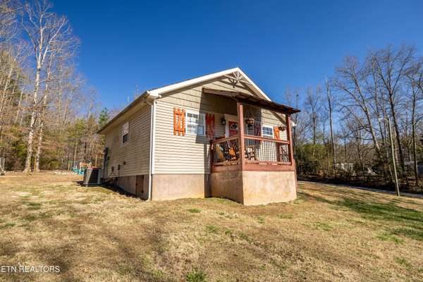 877 Gamble Gap Rd, Tellico Plains, TN 37385