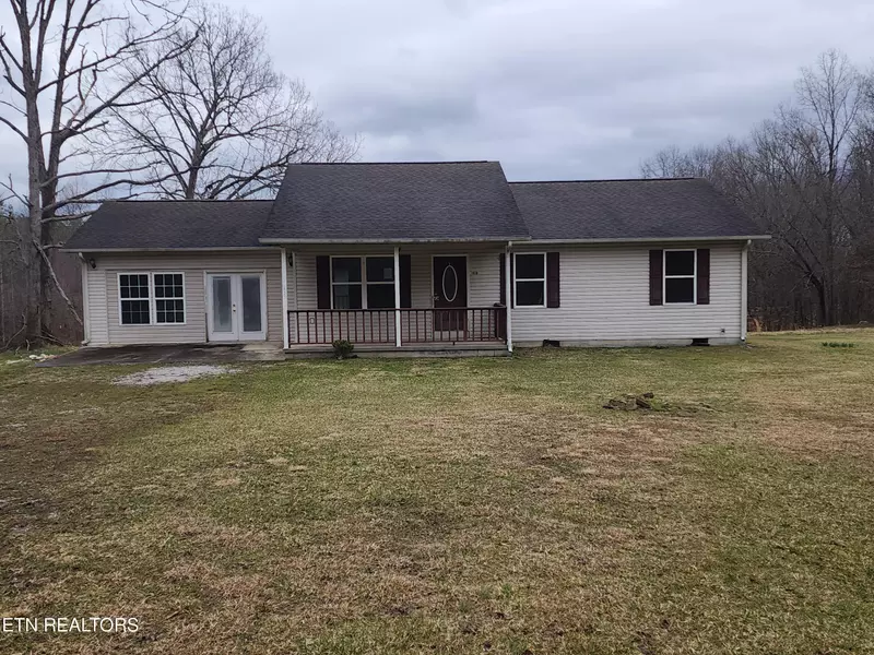 1930 Robbins Rd, Robbins, TN 37852