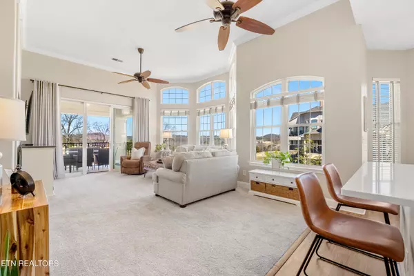 Vonore, TN 37885,555 Rarity Bay Pkwy #207