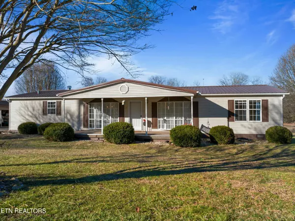 1009 Old Newport Hwy, Dandridge, TN 37725