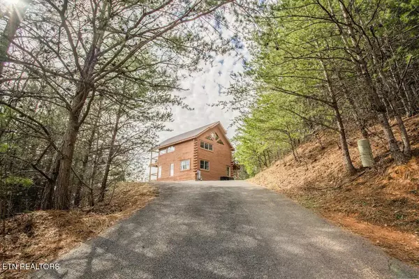 4529 Stackstone Rd, Sevierville, TN 37862