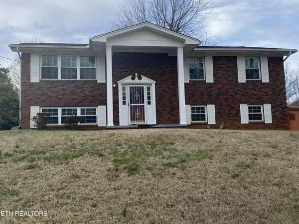 7811 Stillbrook LN, Knoxville, TN 37938