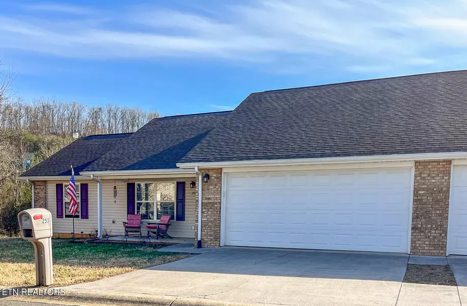 253 Dumplin LN, Kodak, TN 37764