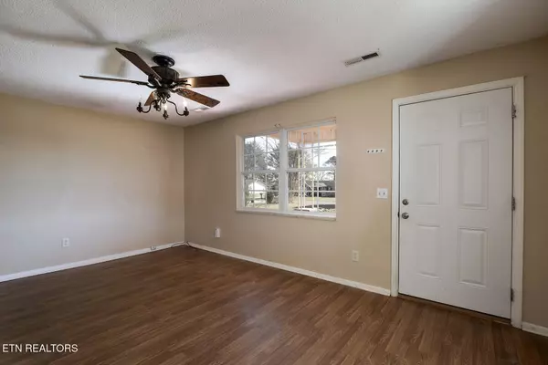 Spring City, TN 37381,127 Rhea DR