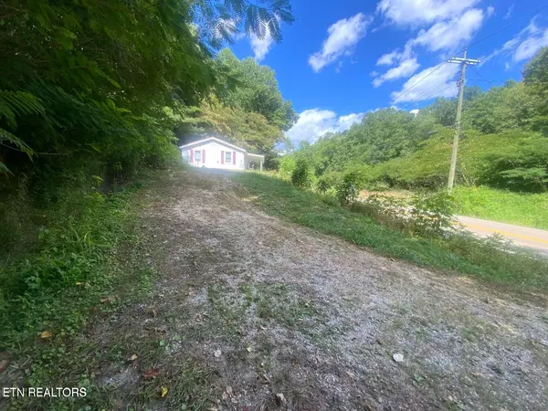 Briceville, TN 37710,2832 Briceville Hwy