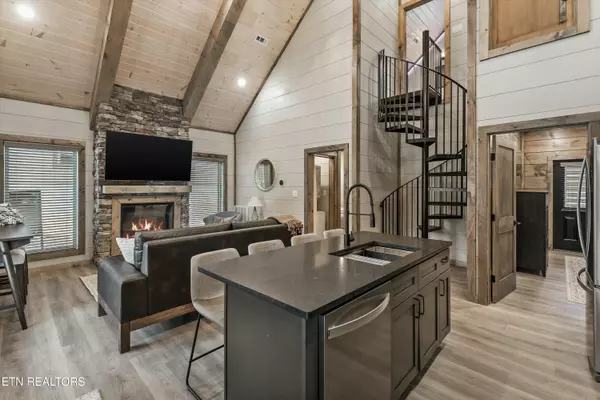 Pigeon Forge, TN 37863,568 Warbonnet WAY