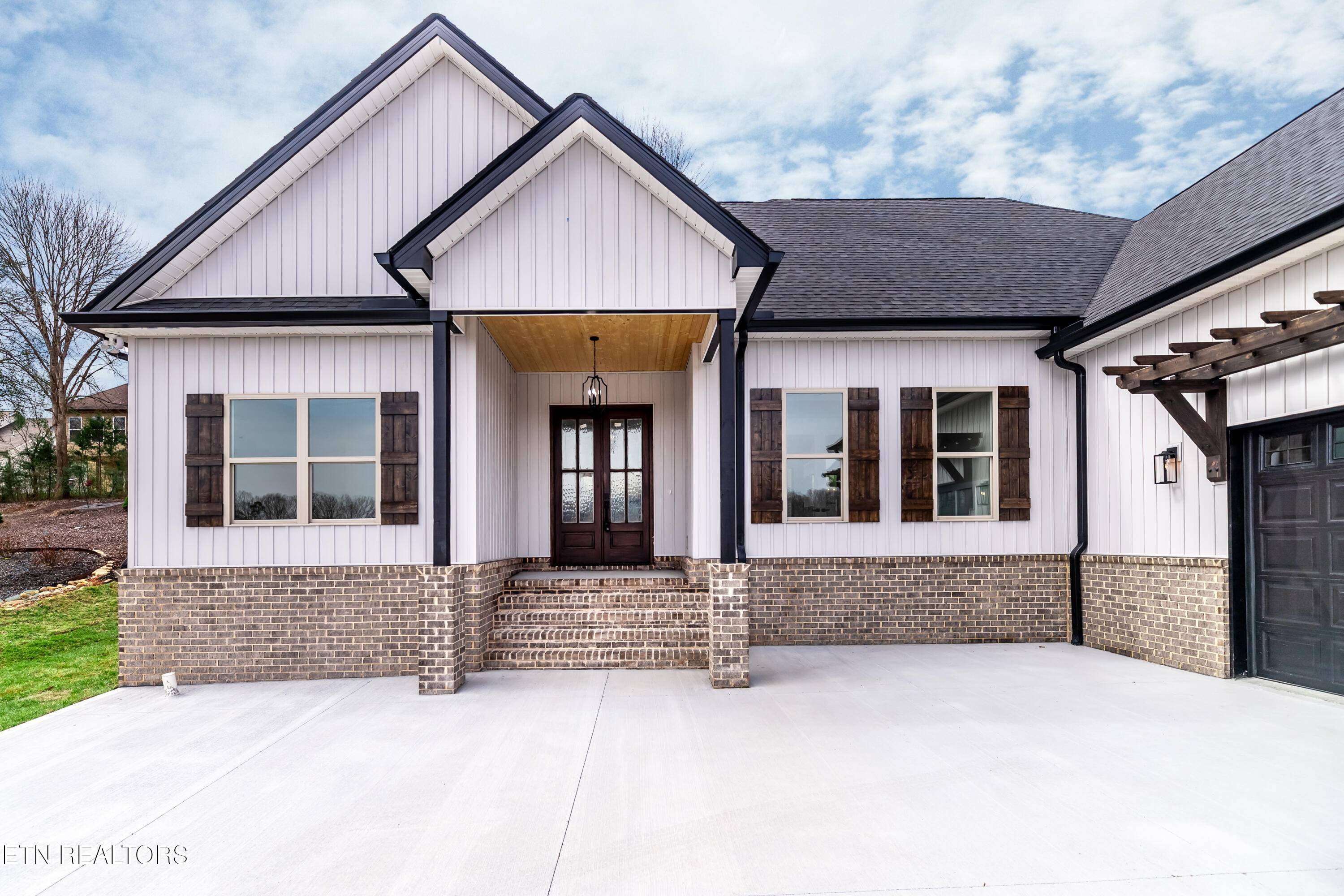 Loudon, TN 37774,115 Oonoga WAY