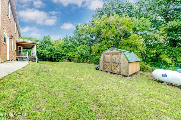 Bybee, TN 37713,3125 Knob Creek Rd