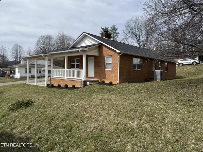 108 Burke St, Pennington Gap, VA 24277