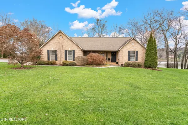 3867 Attley DR, Louisville, TN 37777