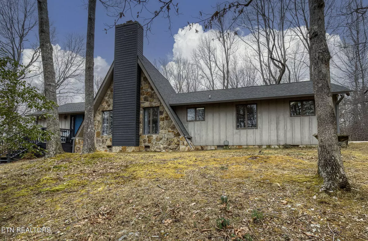 Tellico Plains, TN 37385,514 Unicoi Lakes Rd